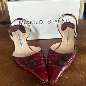 Manolo Blahnik Red Heels Elegant Stiletto Pumps